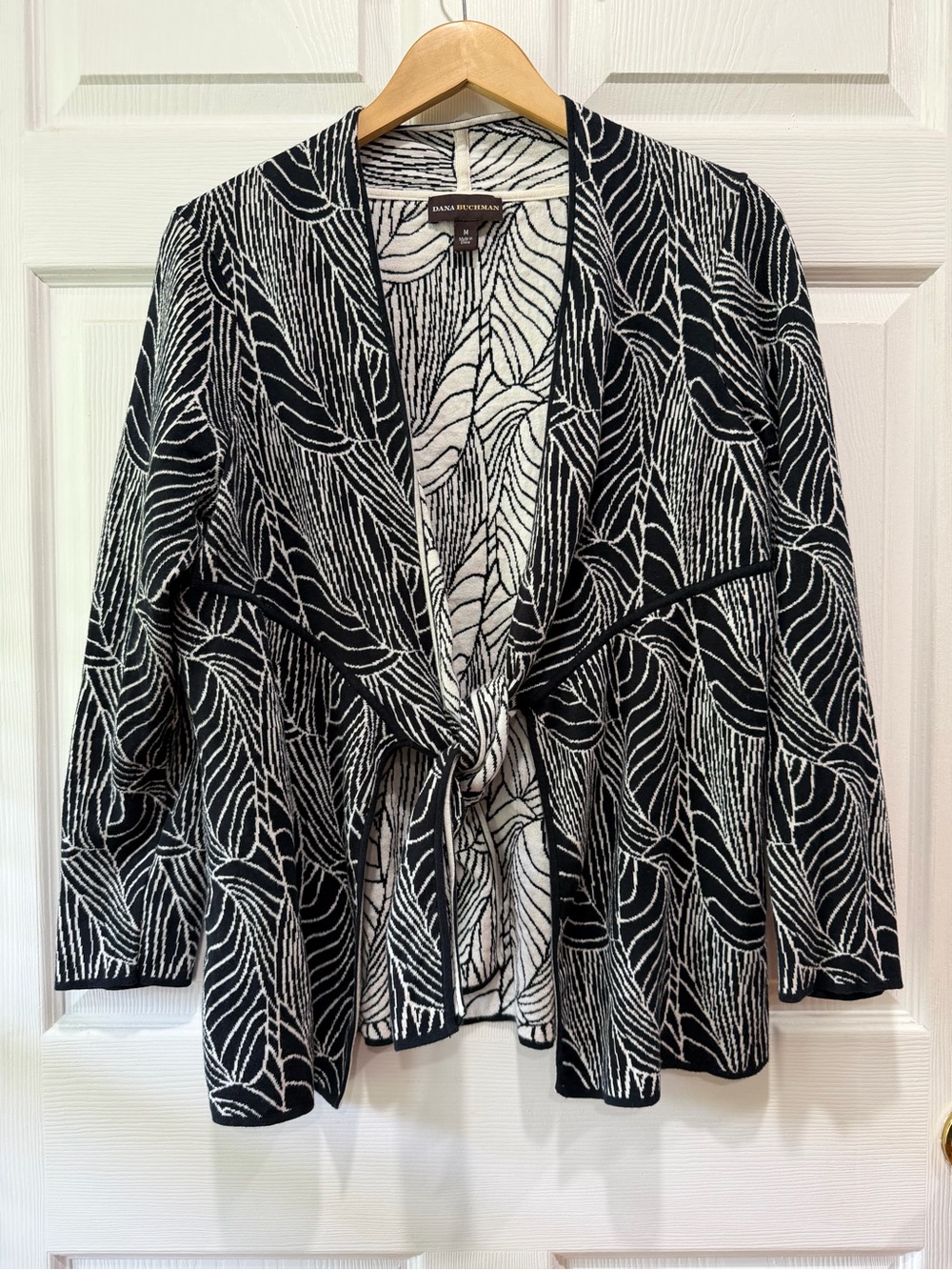 Dana Buchman Medium Black and White Leaf  Patterned Open Cardigan with Front Tie